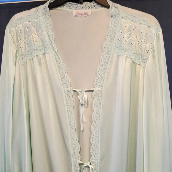 Vanity Fair Deadstock Night Robe LACY VTG Elegant Tie Front Pocket Pastel Green - Picture 4 of 15